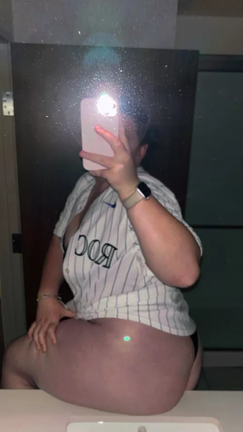 Out of town for the night…and horny af by missyk5