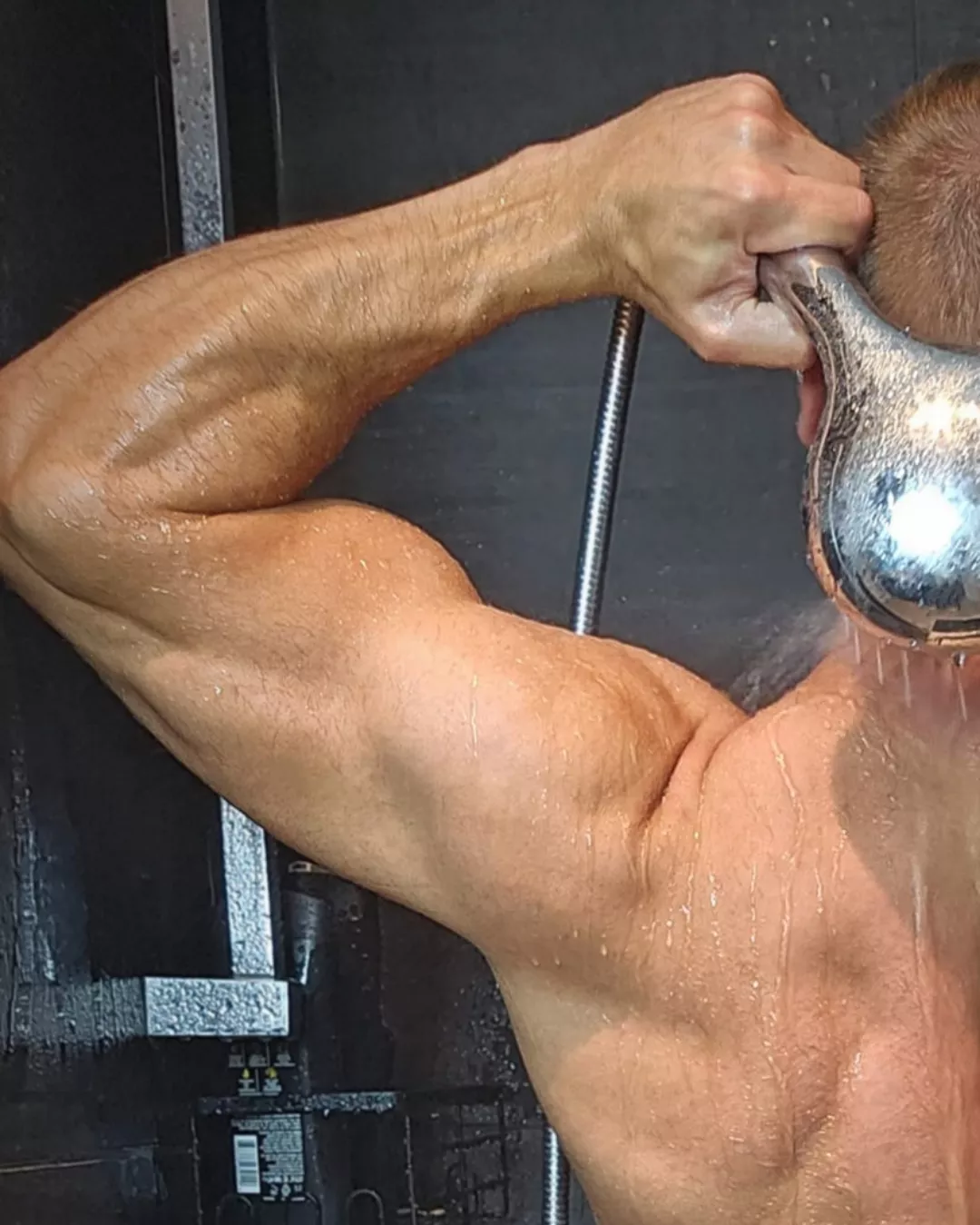 Shower time 💪🏼🚿 posted by John_fitness91