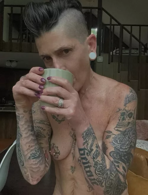 Starting my day the natural way. by PaintedWoman_