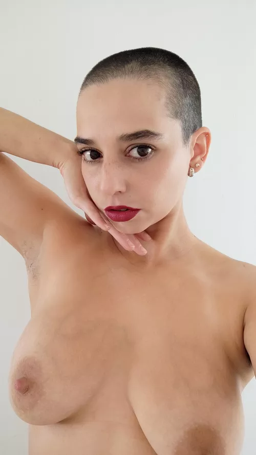 Super cute short hair girl to fall in love with  by rahelbald