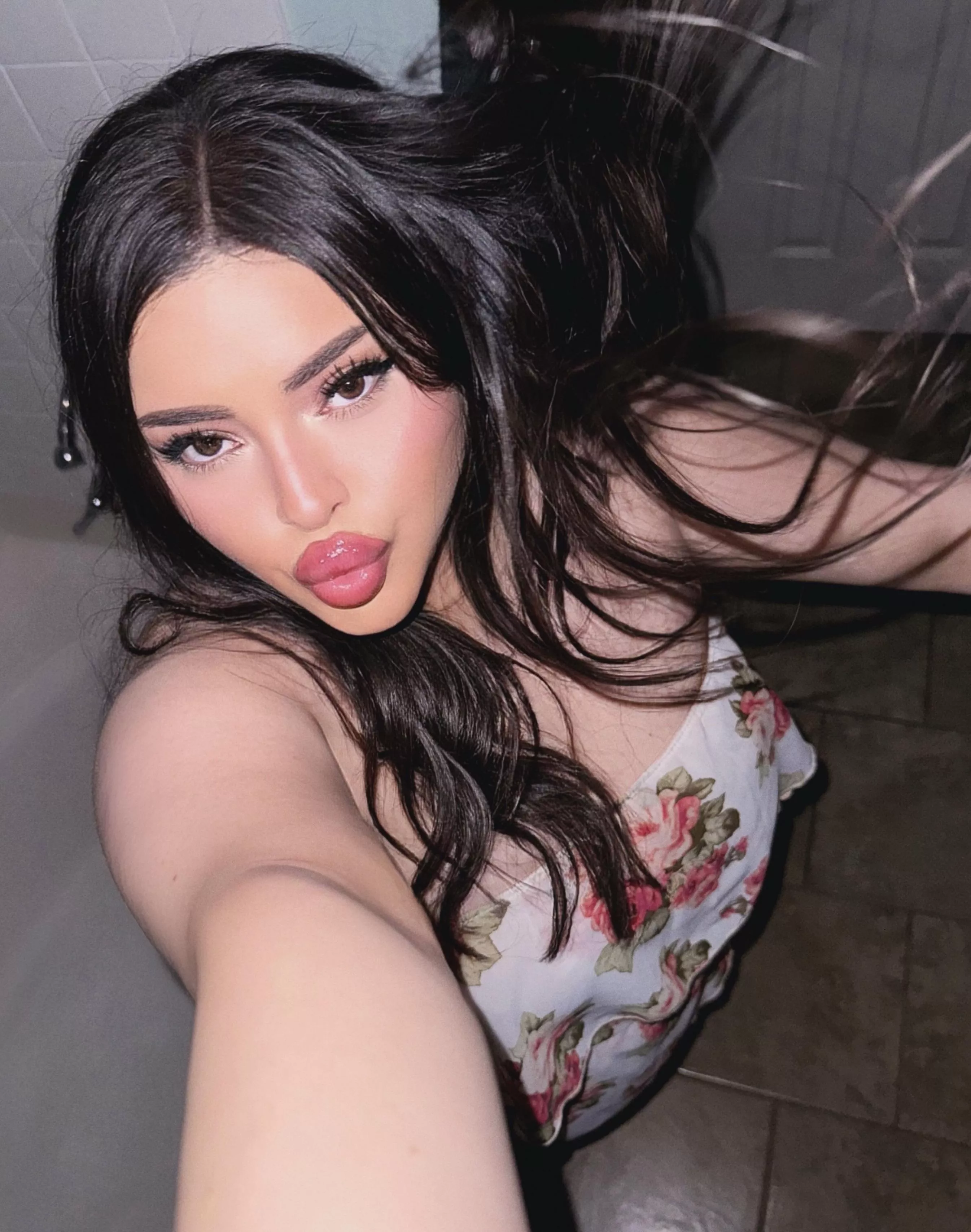 These lips are made for kissing  posted by its_chanel