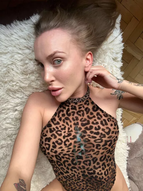 Would you skip your work to fuck a lil slutty blonde like me all day? by BabySweetestt