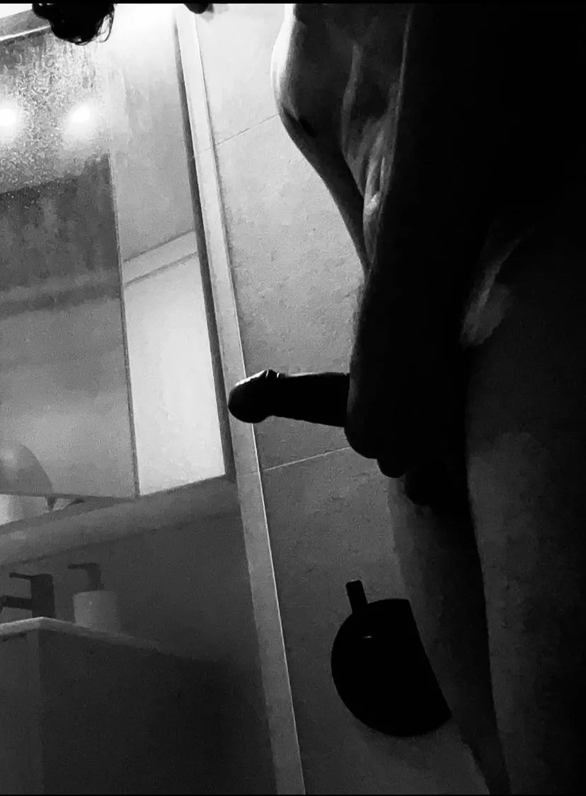 artsy shower time.  posted by hotapplenyc123