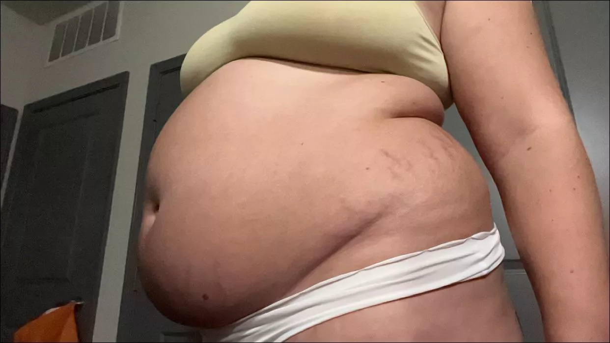 Bloated asf🐷 posted by Poptartbelly