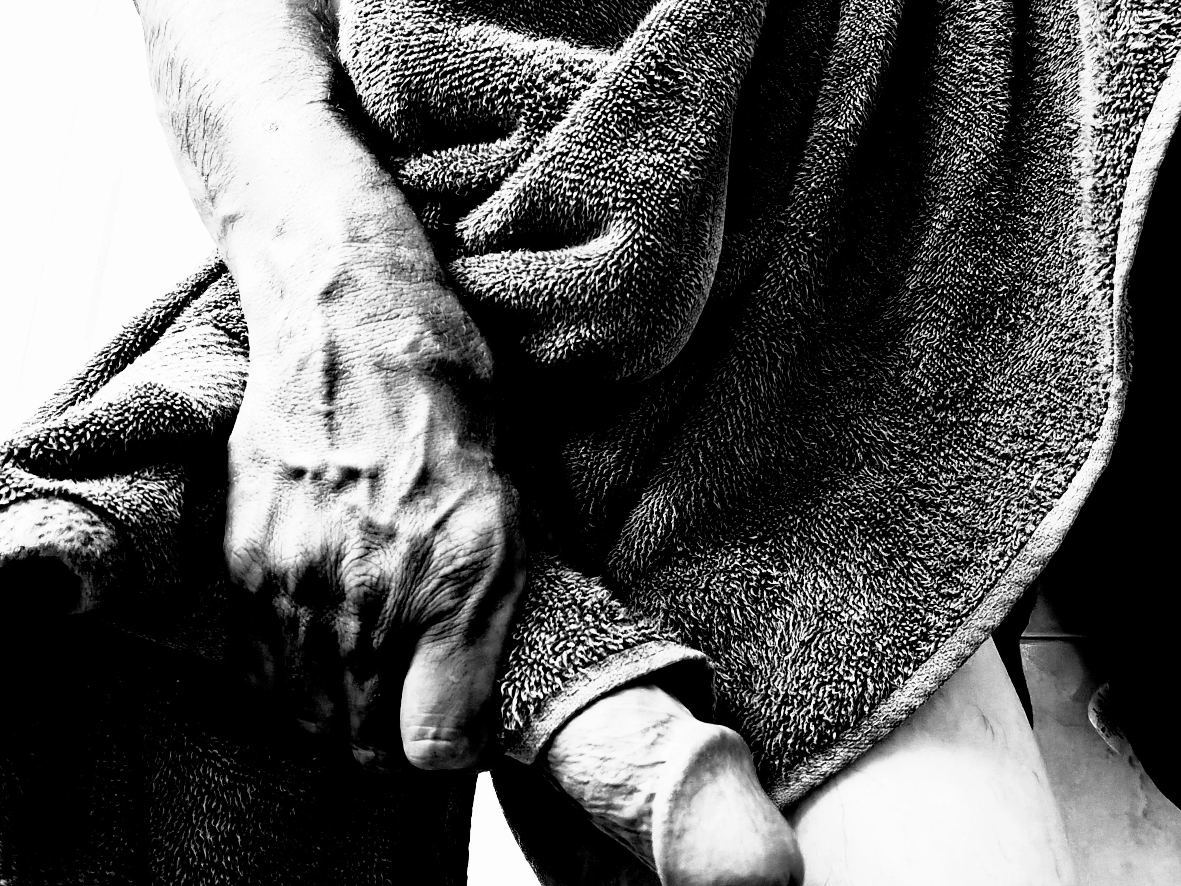 Do after shower pics count? (48) posted by randomsuitor