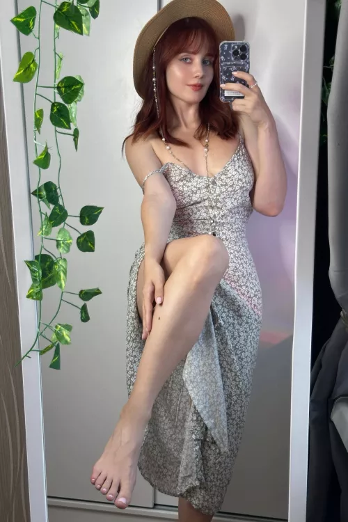 Guess my foot size by Jyu_San