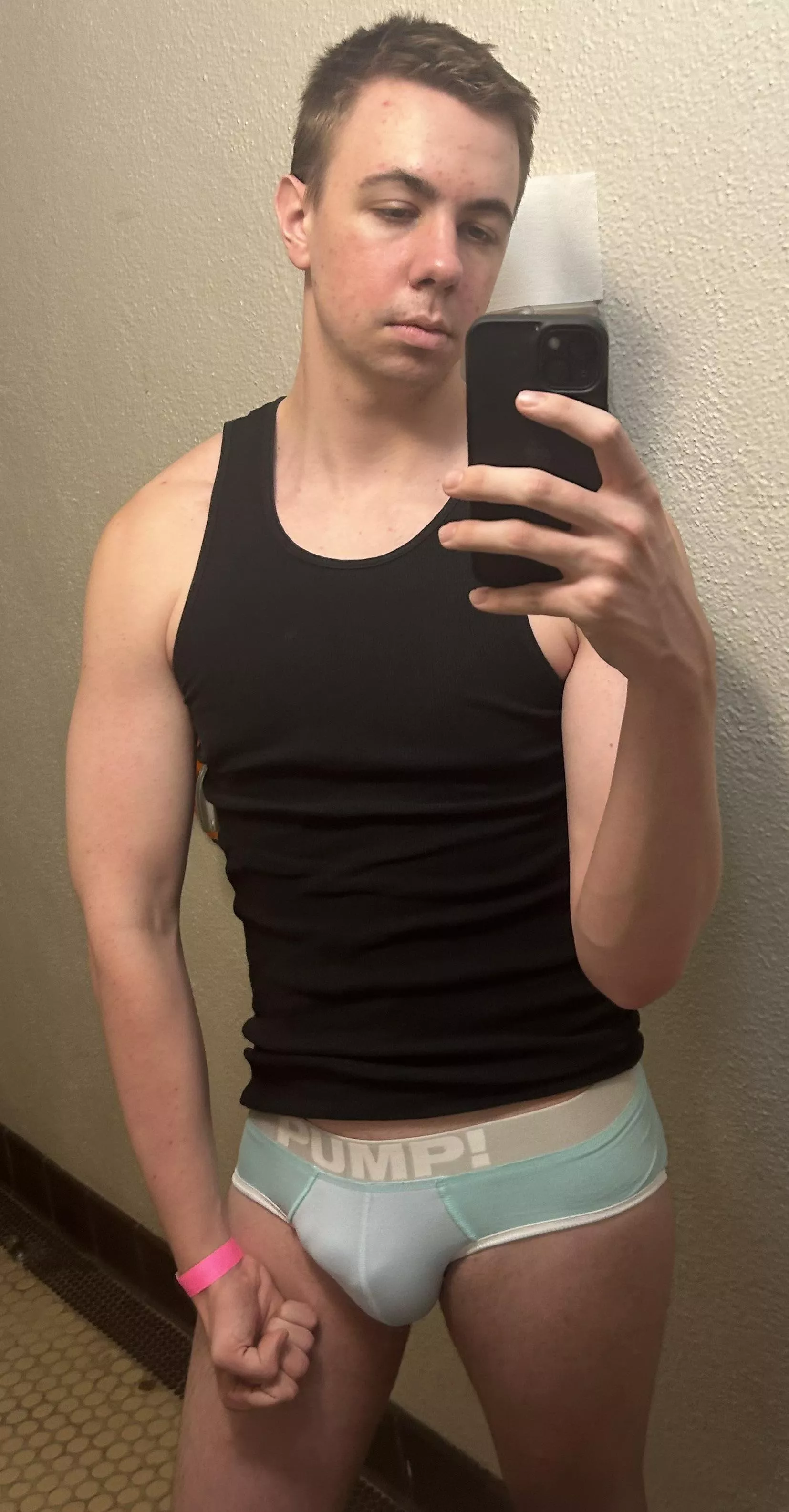 Haven’t been a briefs guy before, turns out all I needed was a good pair 🧐 posted by Glittering_Echo1766