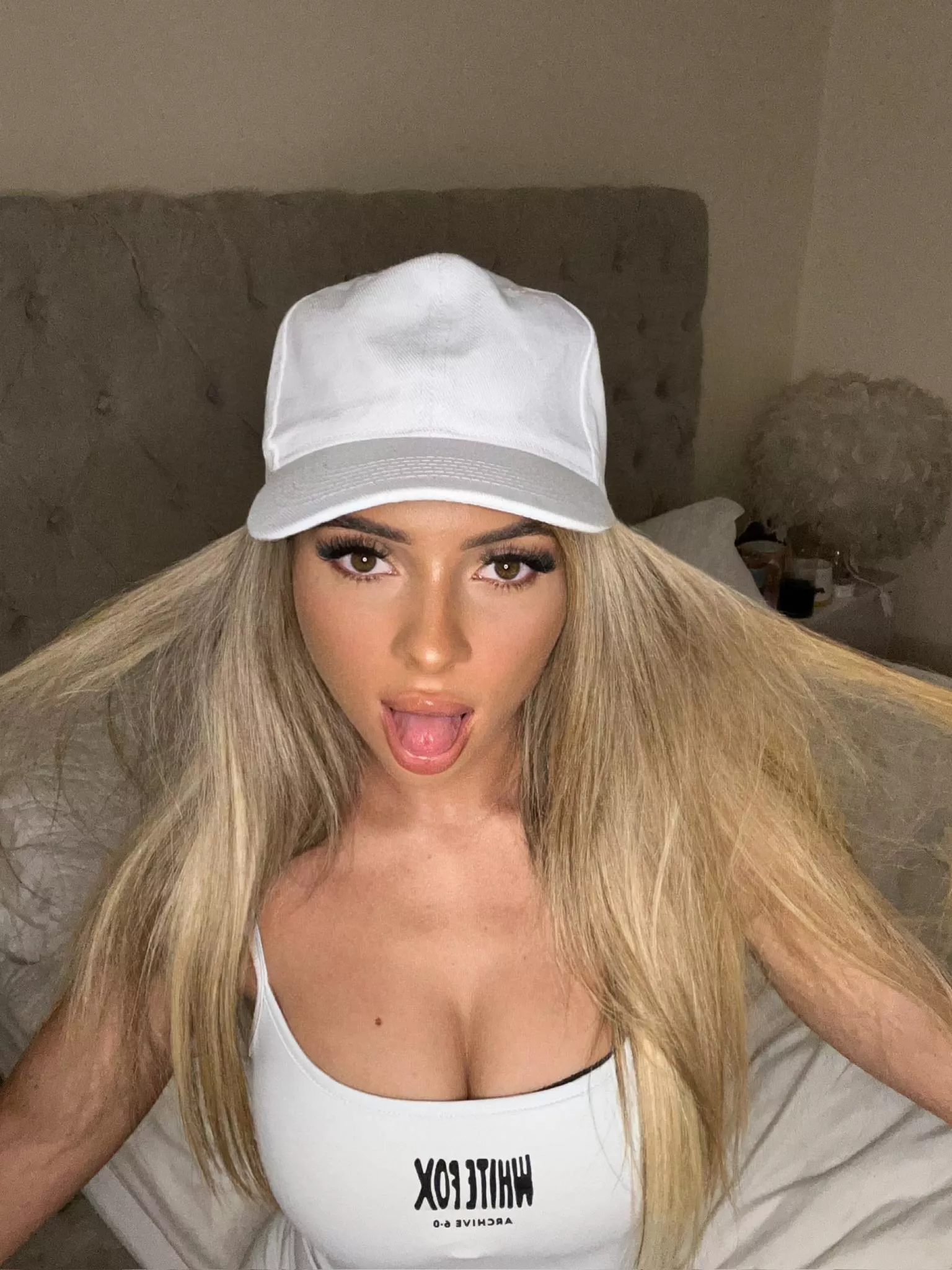 i require all attention on me always posted by Acrobatic_Drag_7735