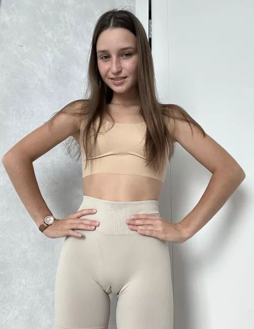 I think these leggings fit perfectly on my hips 😻 by AllyFlexible