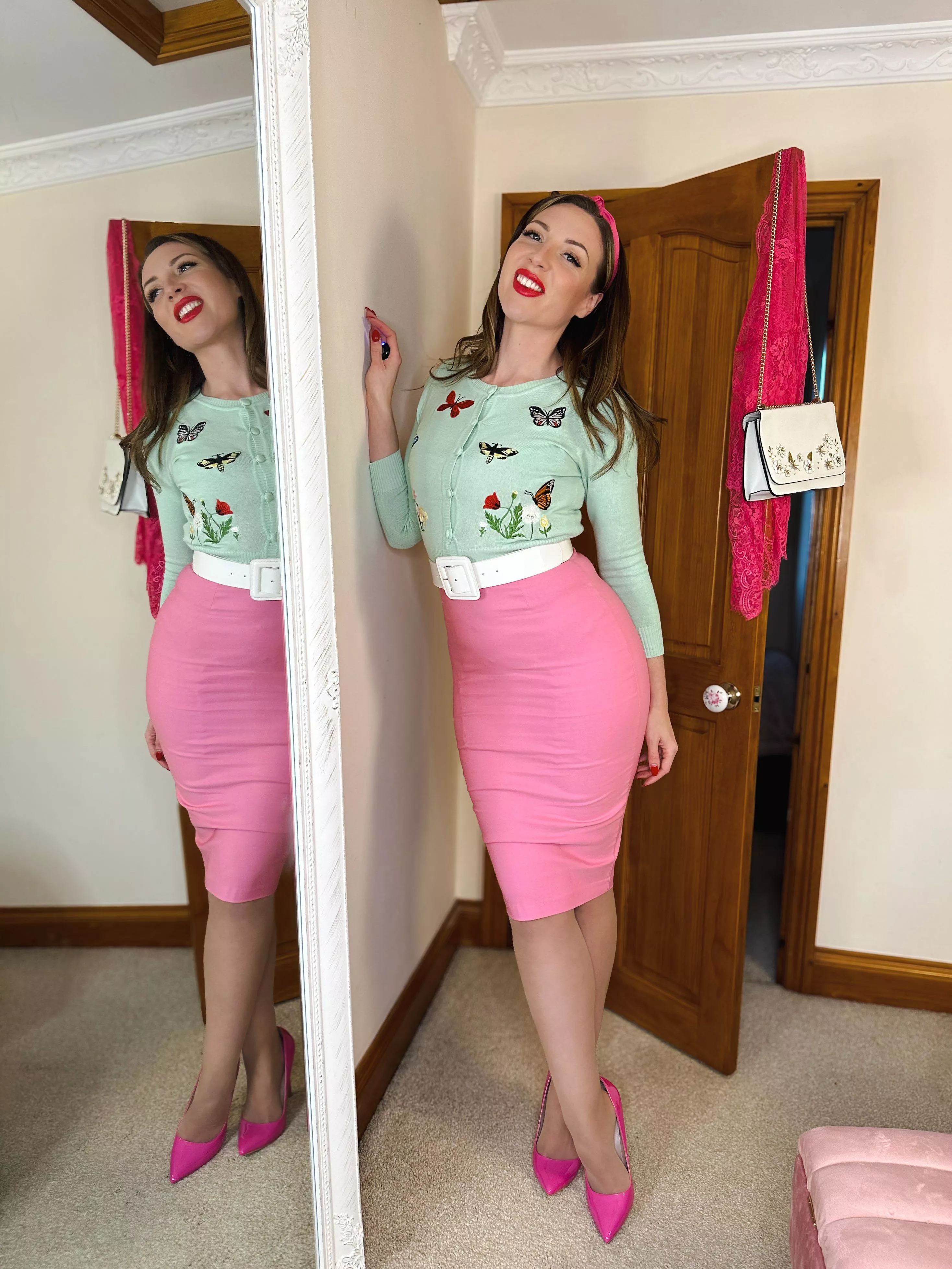 Just a smiley gal in her pencil skirt 💗🦋 posted by Bunny_Bardot