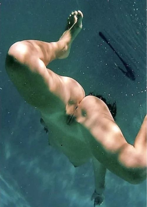 Underwater swimming by FranskeNL