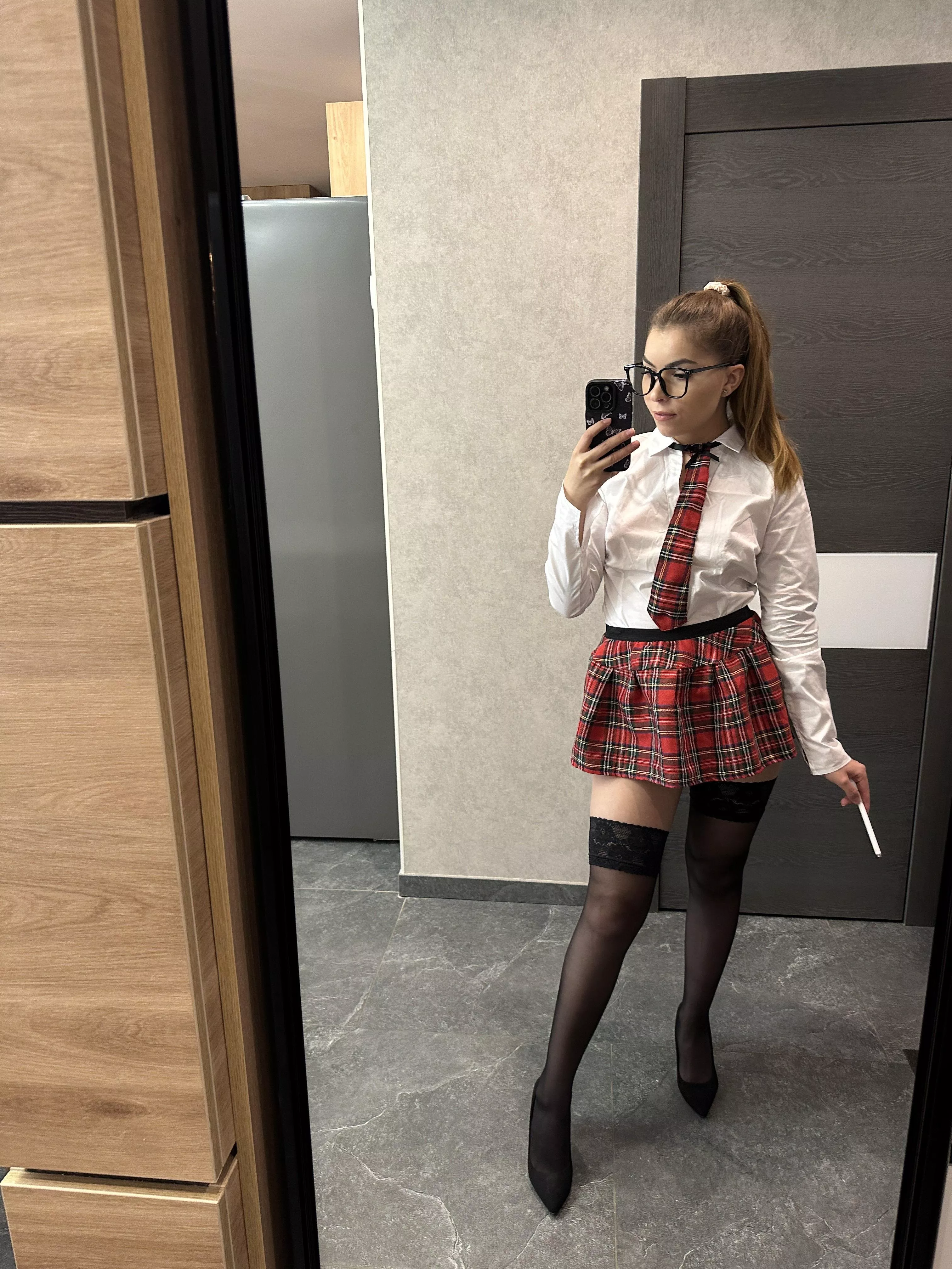 With this pen I put guys on the wank list, I see everything posted by HolaAuroraa