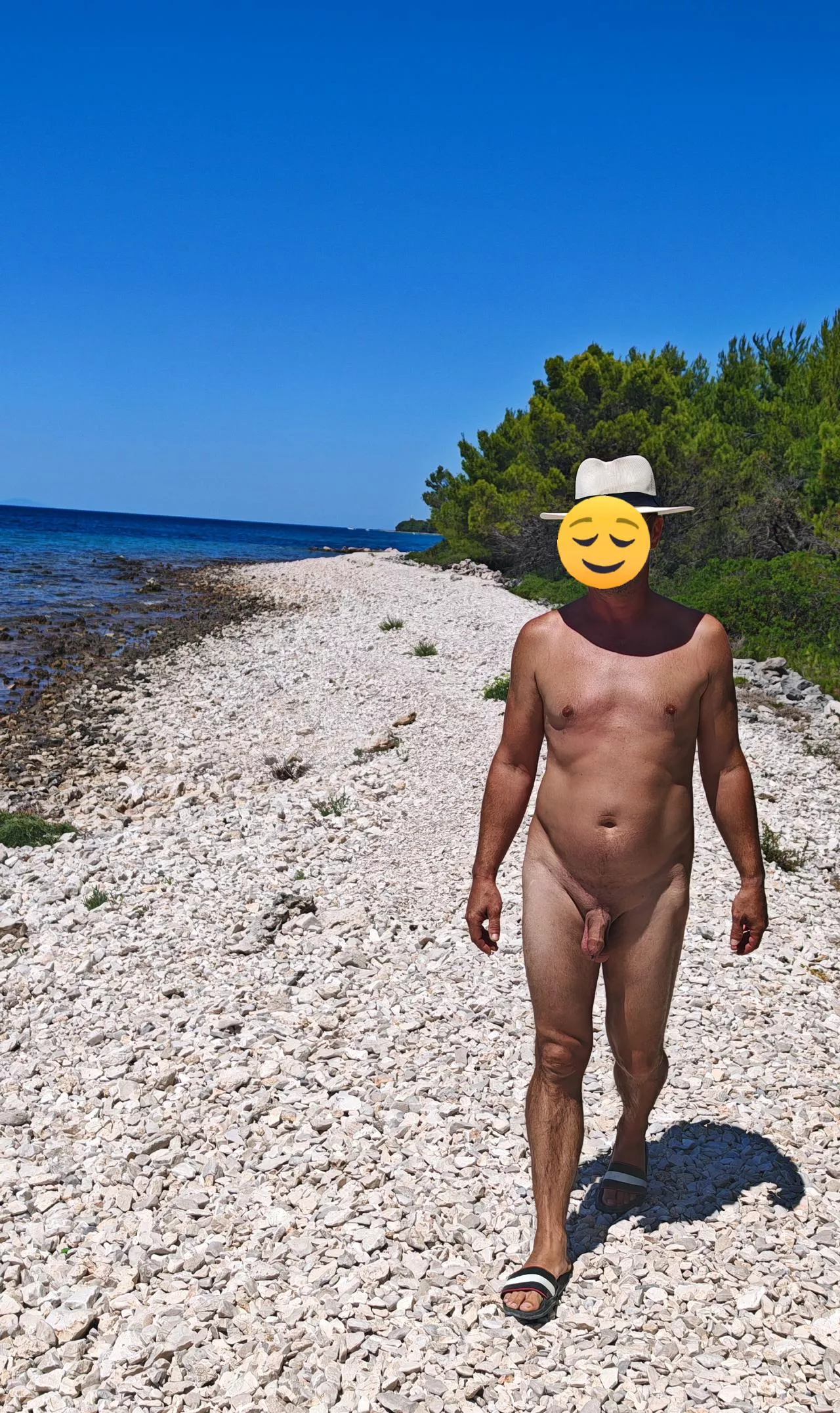 another wonderful naked day posted by bandiita79