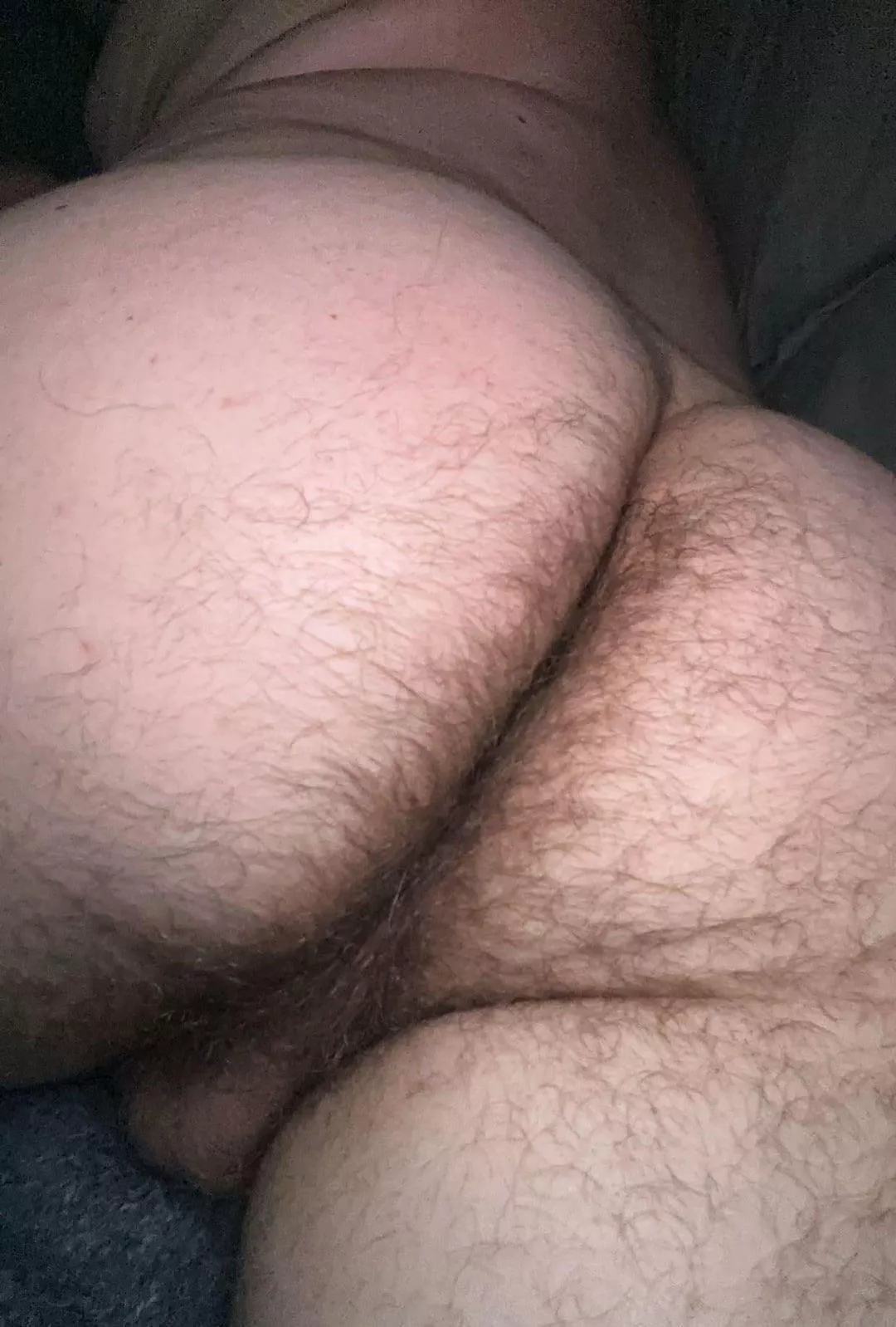 Anyone want a taste 🍑 Dm for snap ;) posted by e-less01