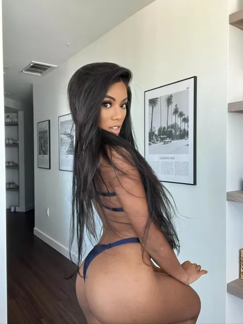 Come over here and smack it 🤭 by PsychologicalLet5954