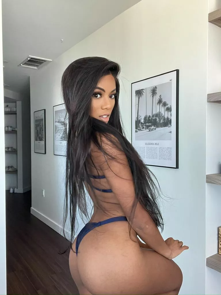 Come over here and smack it 🤭 posted by PsychologicalLet5954