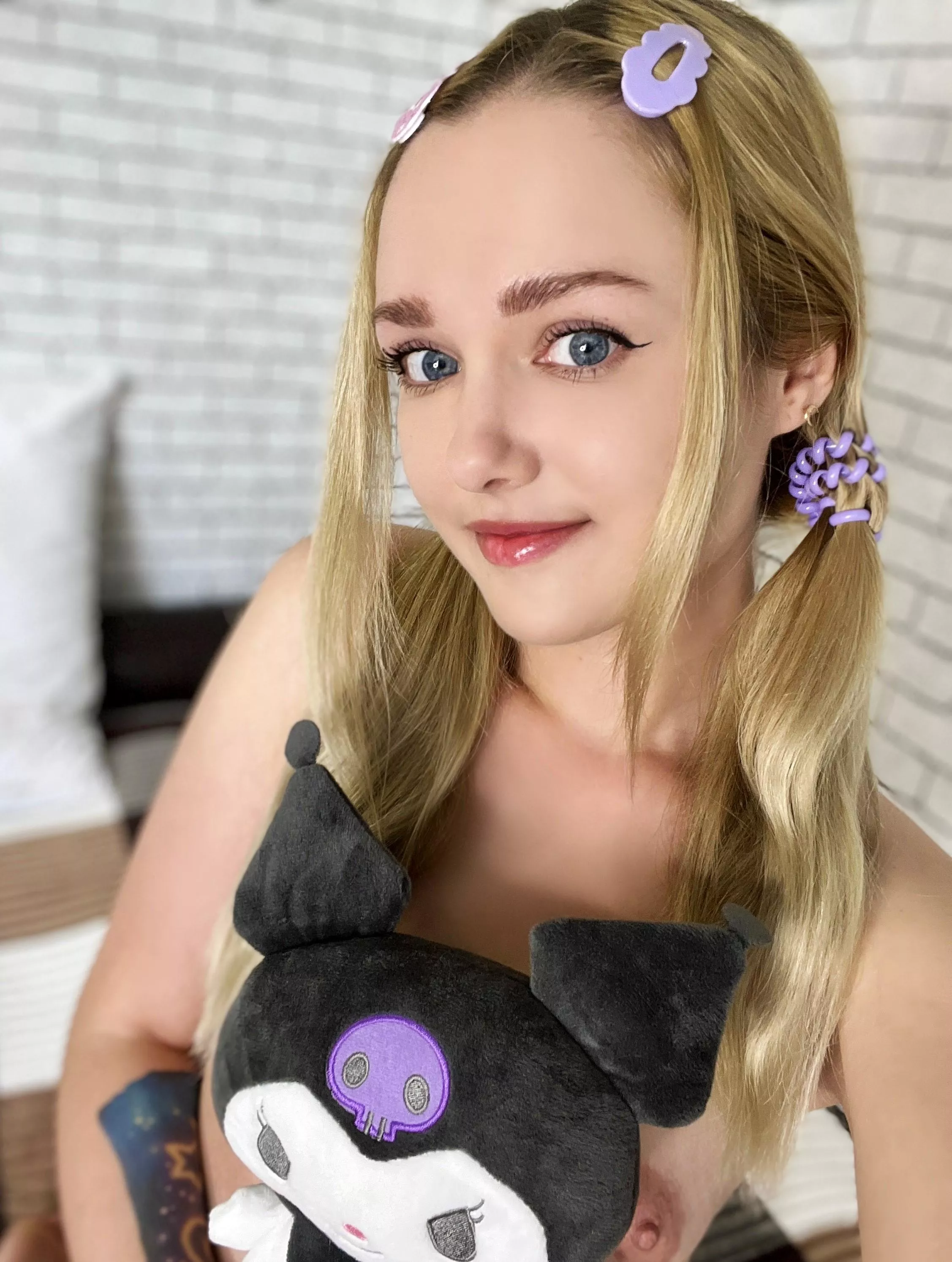 Do you want to see all my toys? posted by Magic_Lumi