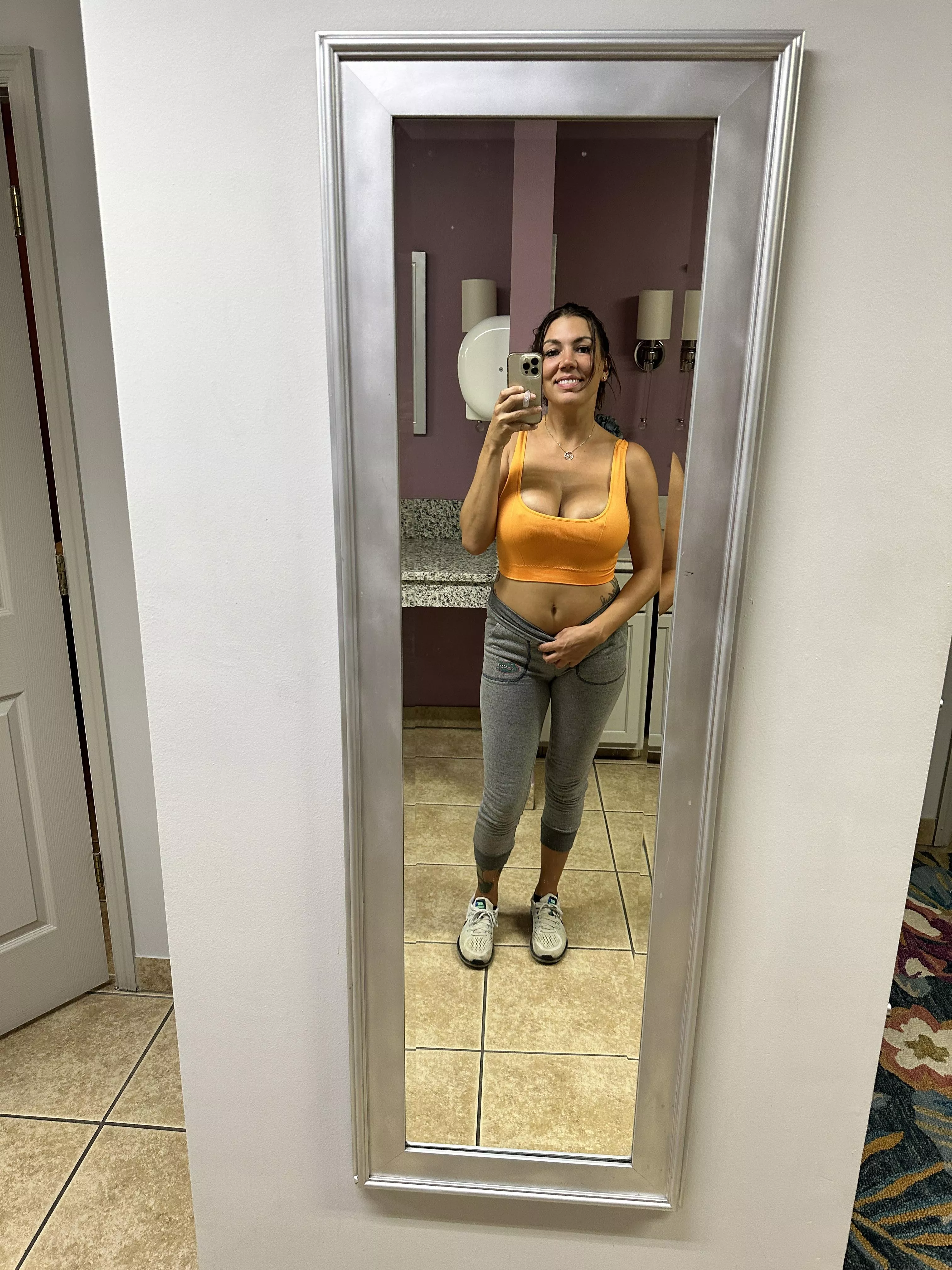 First post workout selfie posted by jasmine_cole