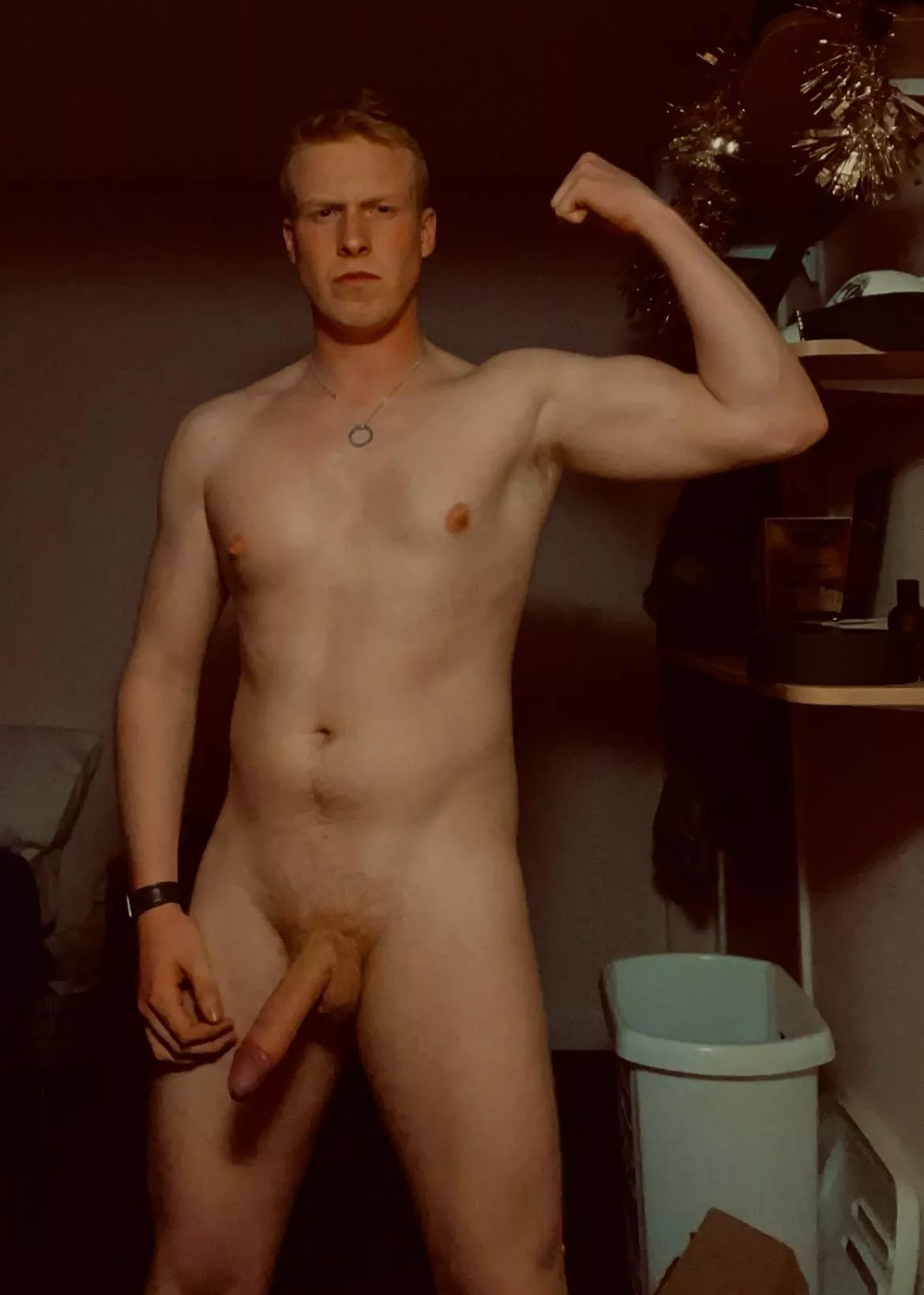 Get on your knees and drain me 🥵 posted by Straight-Age8290