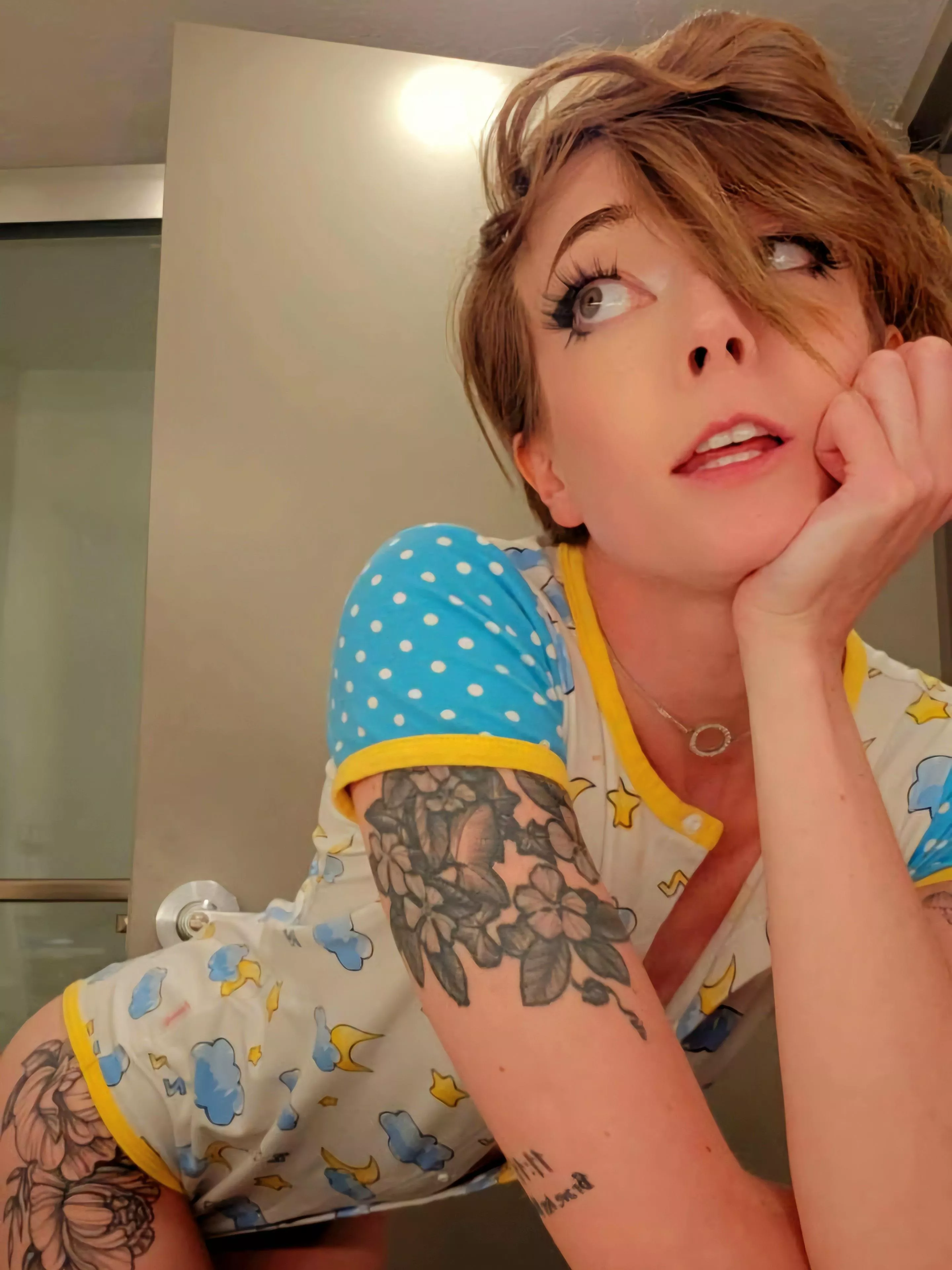 🌈Good morning! Find a reason to smile today!✨ 🌞AUG SALE🌞 I MONTH GFE SPECIAL💕 $800 value for only $200😍 posted by littlerosexo