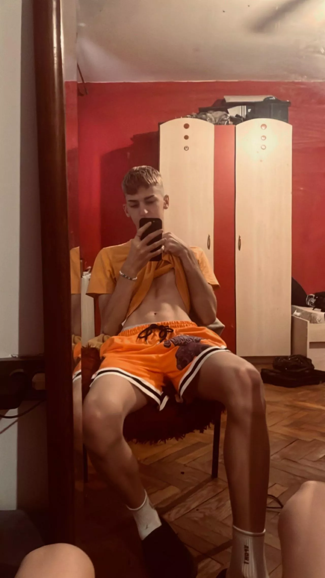 I need some filling up guys      💦🍑 posted by nikssha