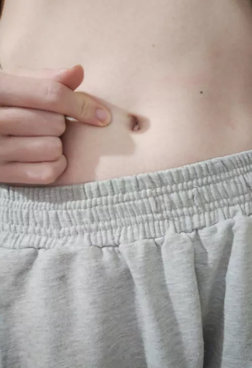 I'm looking for an admirer to clean my belly button  by juanitaxsdoll