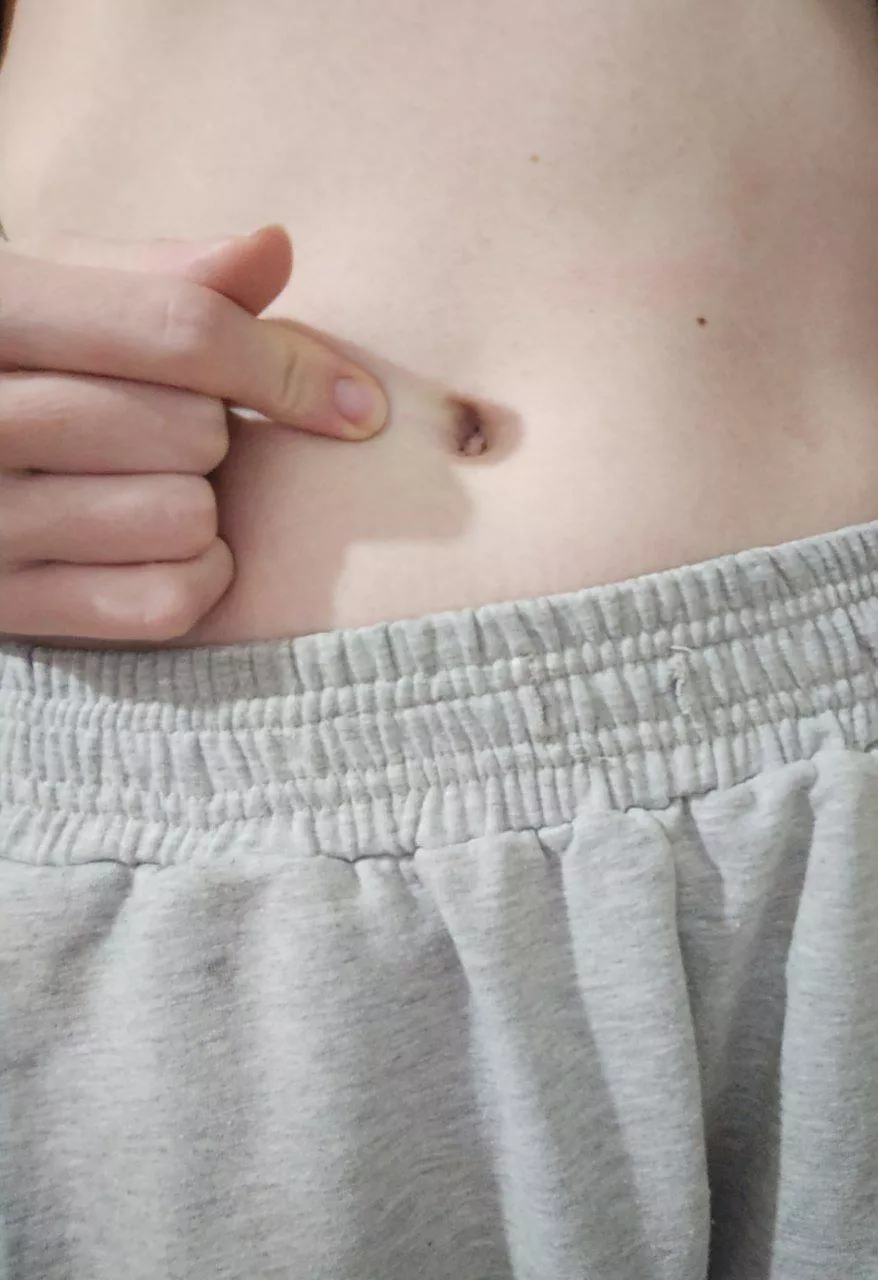 I'm looking for an admirer to clean my belly button  posted by juanitaxsdoll