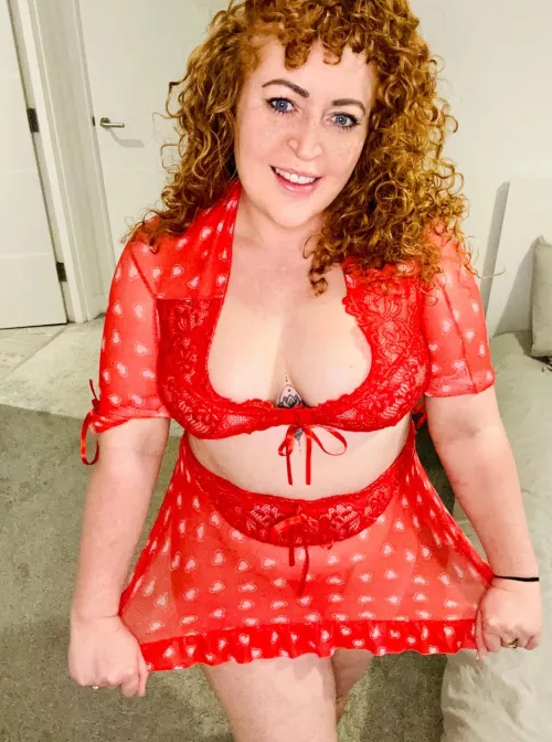 [IRTR] How do I look in red? by MundaneDeduction