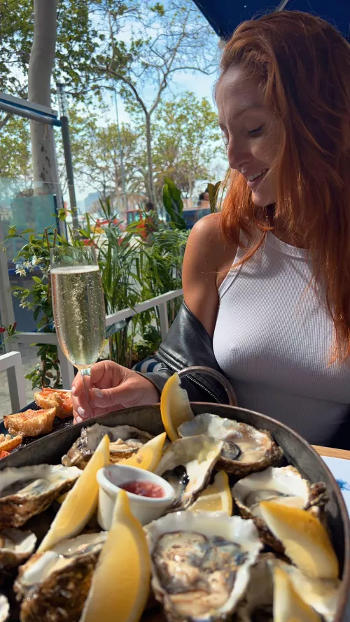 It is sometimes very difficult not to be distracted by the Red Fox pokies by Kratos20101