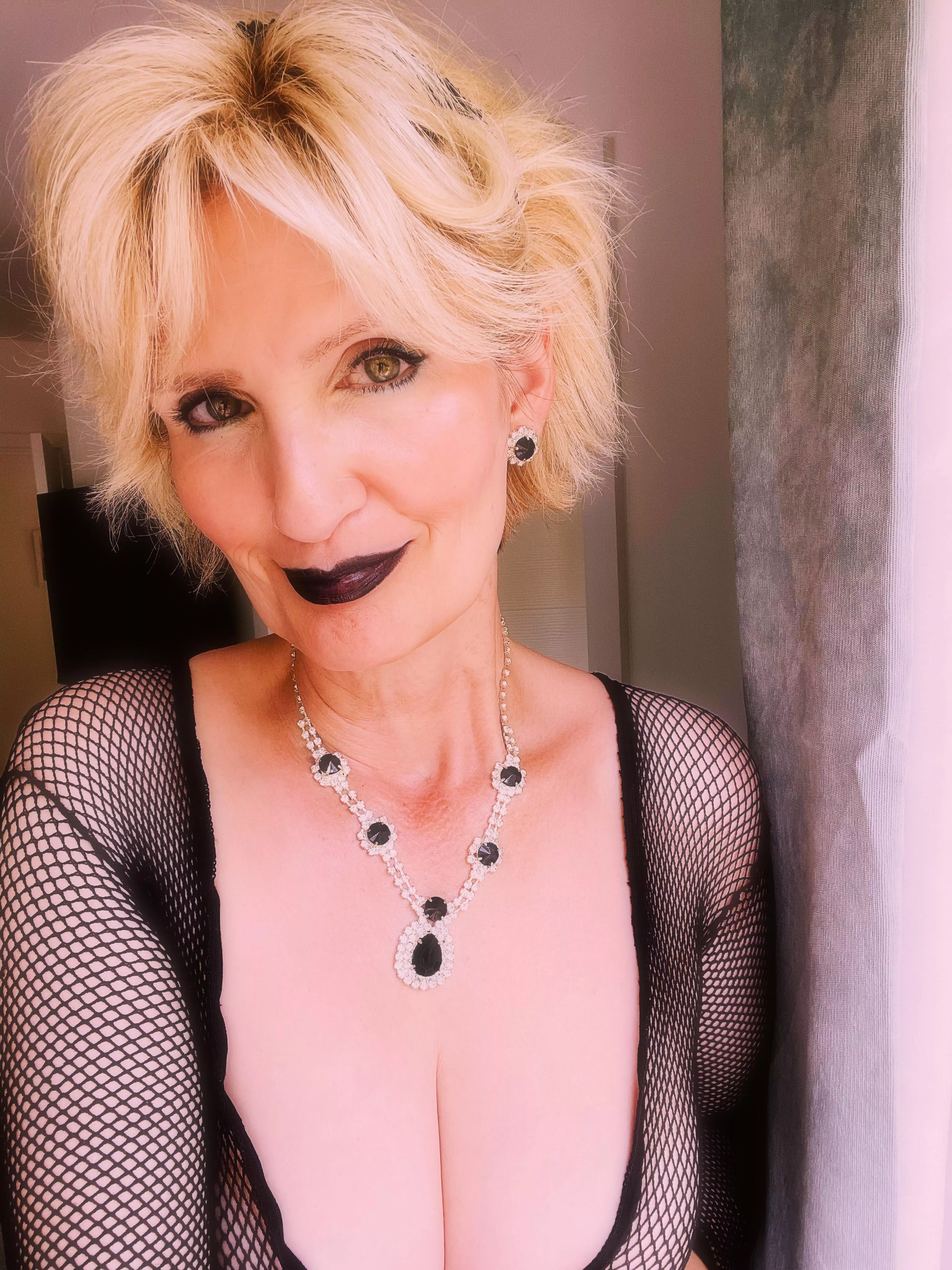 Just a cougar on the prowl! Puuuuurrrr!  posted by LAURENSPENCERUK