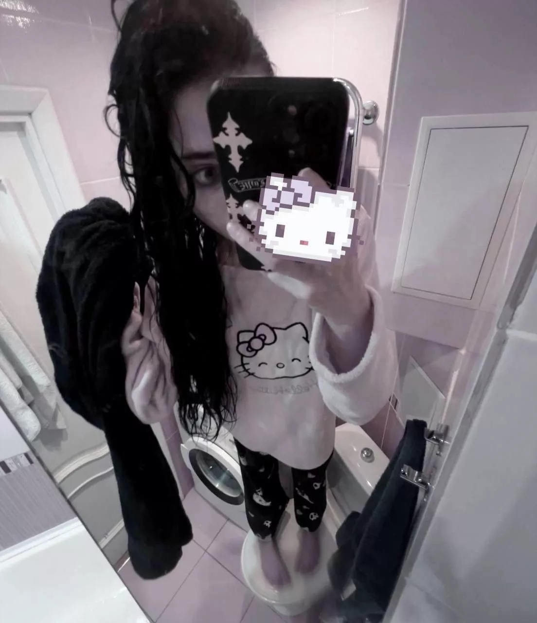 (｡>\\<) Just a cute bby ! posted by ProgramSad9561