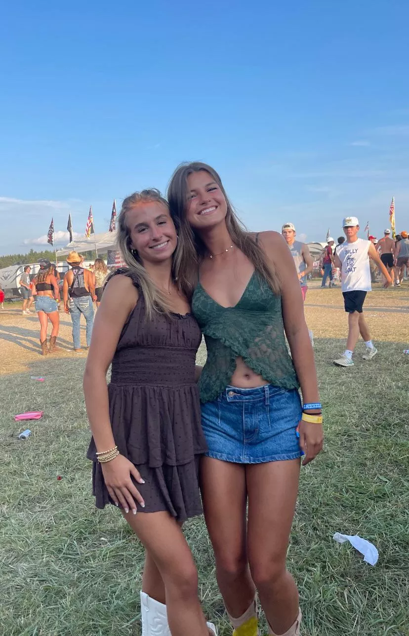 Left or Right? 👀 posted by reflexzn