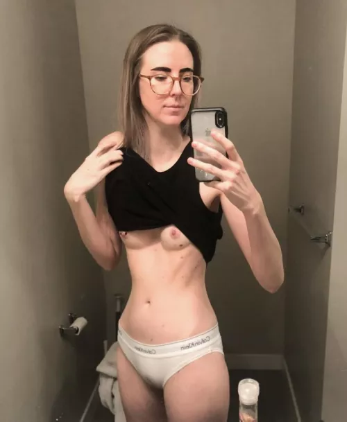 let me tower over you [f] 6’1 by IssyAusti