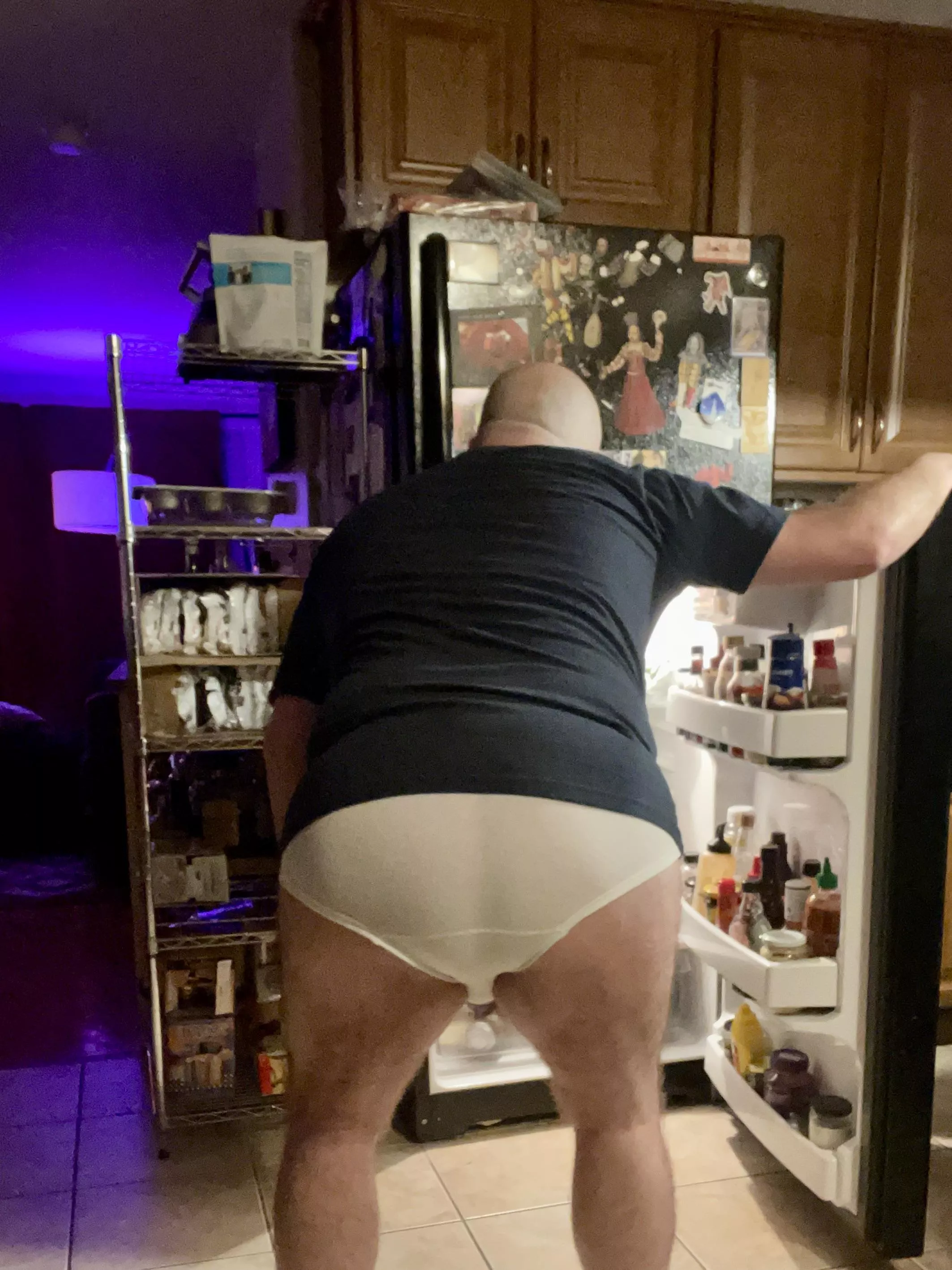 Midnight snacktime posted by AmadeusExLibris