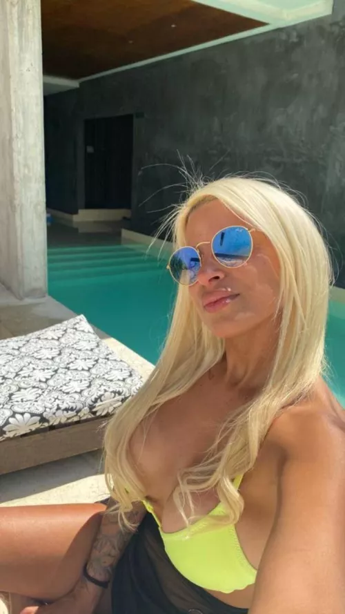 my lips are like sweet candy by Kisses_Queen