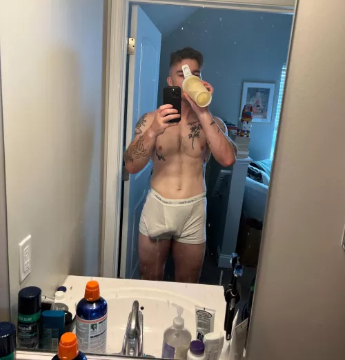 post-gym bulge (27) by CLtheExplorer