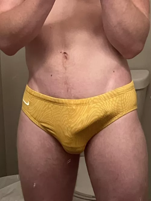 Uhh coach I’m thinking I should maybe go up a size? (20) by dragontamer37