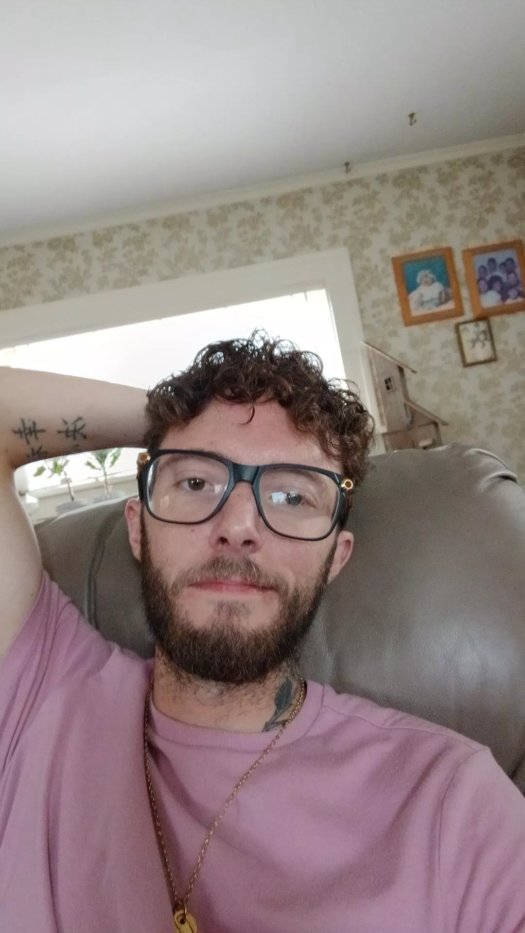 [32] bored  posted by OkDiamond8844