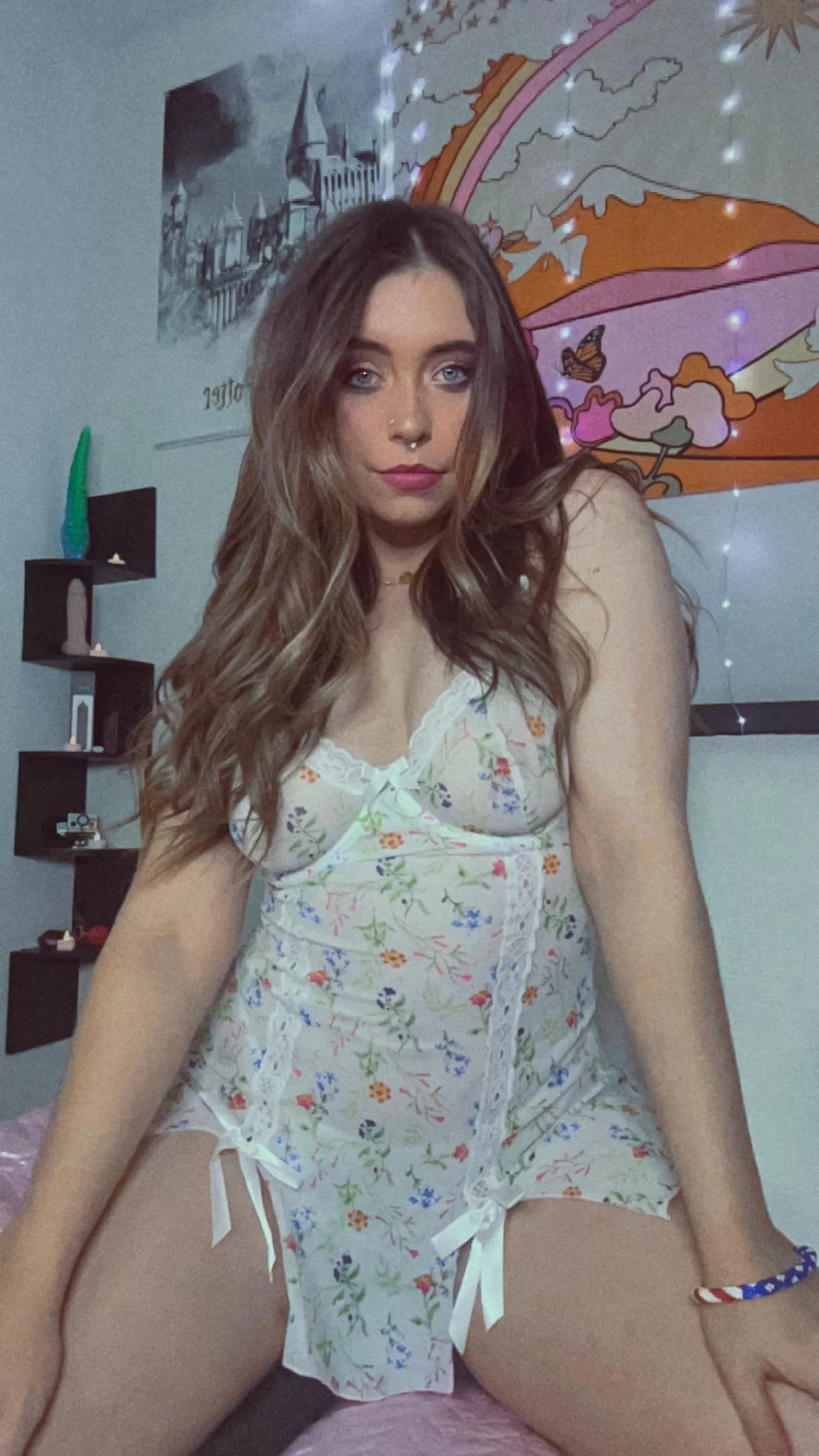 come listen to music and vibe me 💕 www.chaturbate.com/stacycakesxo posted by stacycakes33