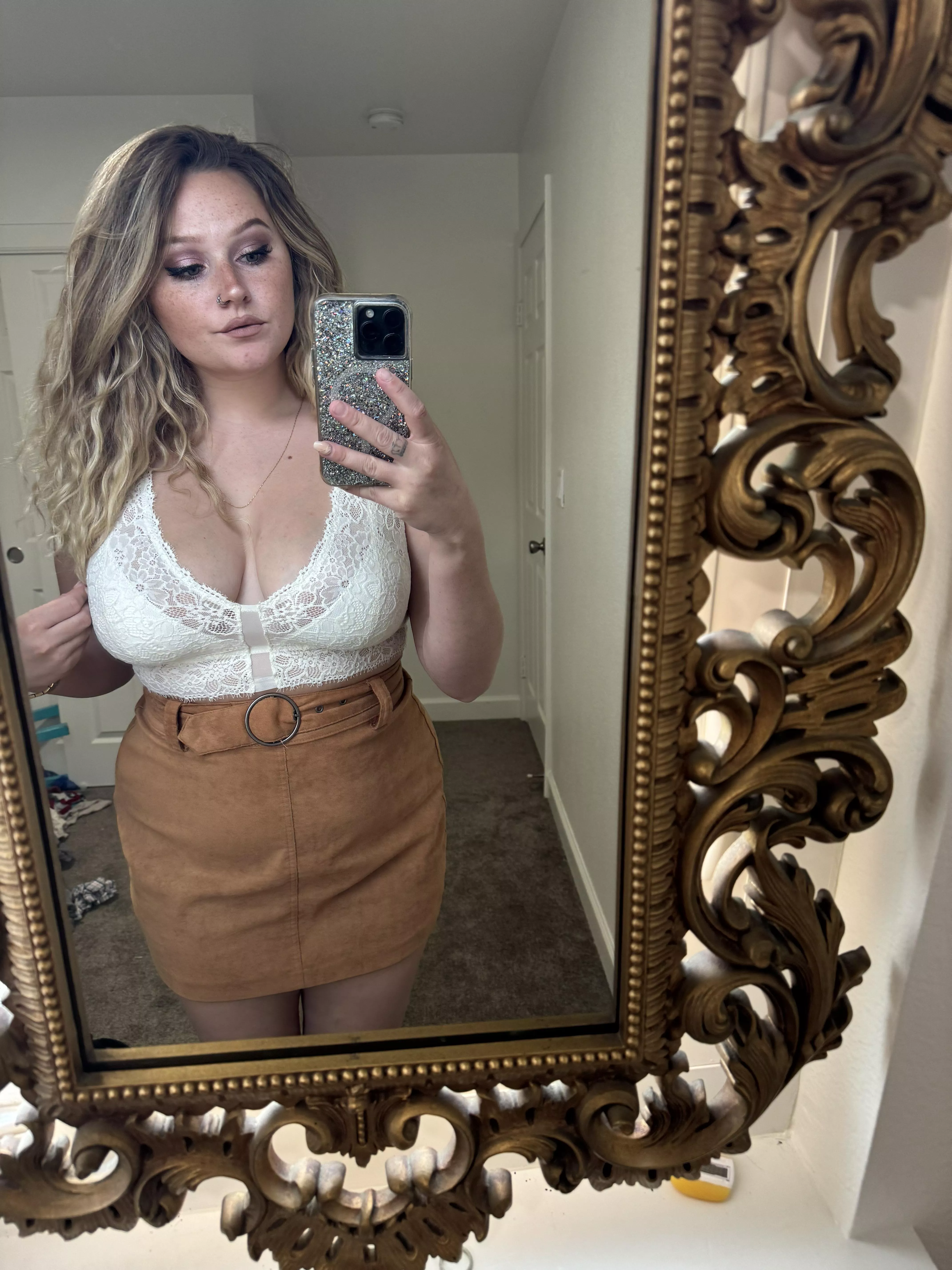 F29 waiting till I find a genuine man with a genuine cock ;) posted by SummerrDaze