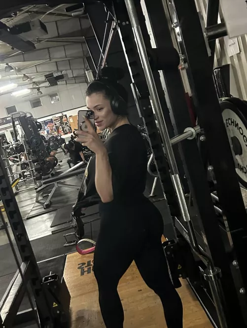 Fit Trophy by princesszenax