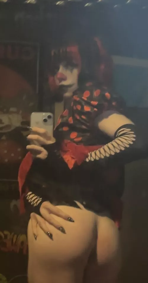 hope you like clown boys 😉 by Yennifurr