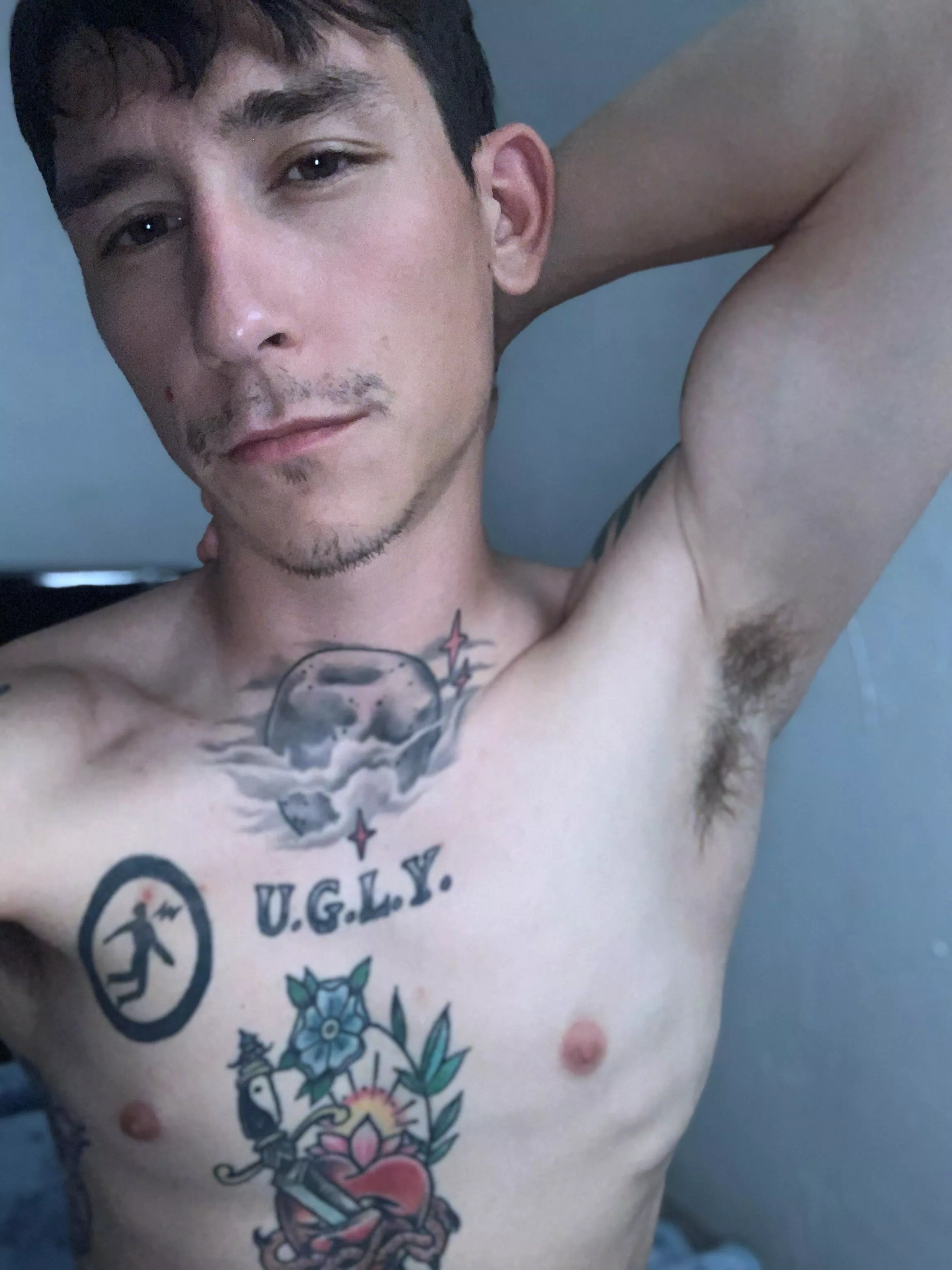 I love this pose🥰 posted by plowmyseed