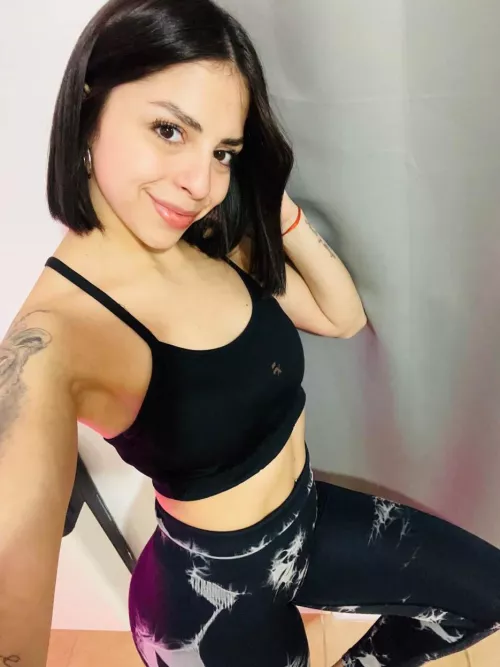 I wore this to the gym and no guy approached me, am I not sexy enough? by Past_Annual_7324