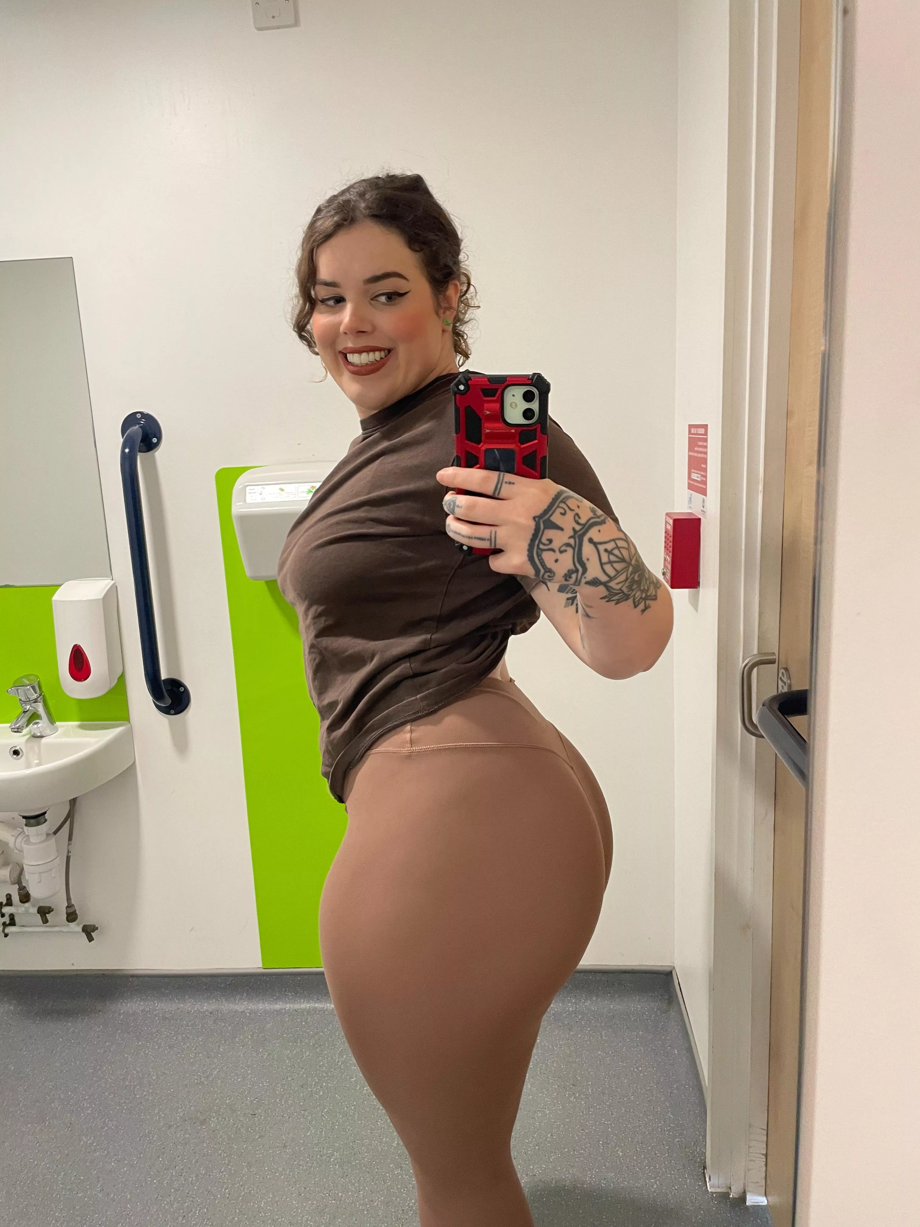 Is my ass too fat for face sitting? posted by hiptqueen