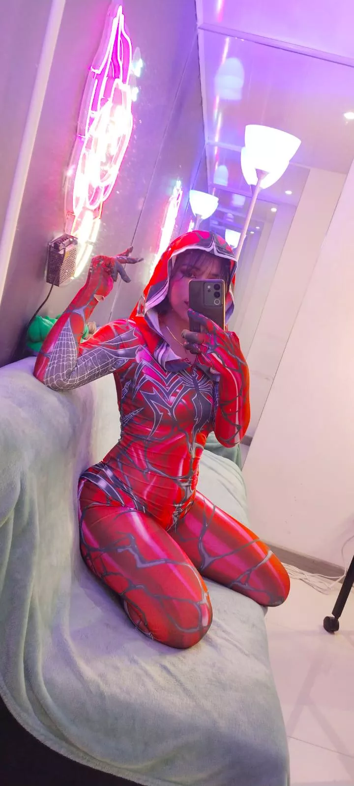 [lina_bedoya] Young spider woman! loves to fuck her throat with big cocks! posted by Lina_bedoya