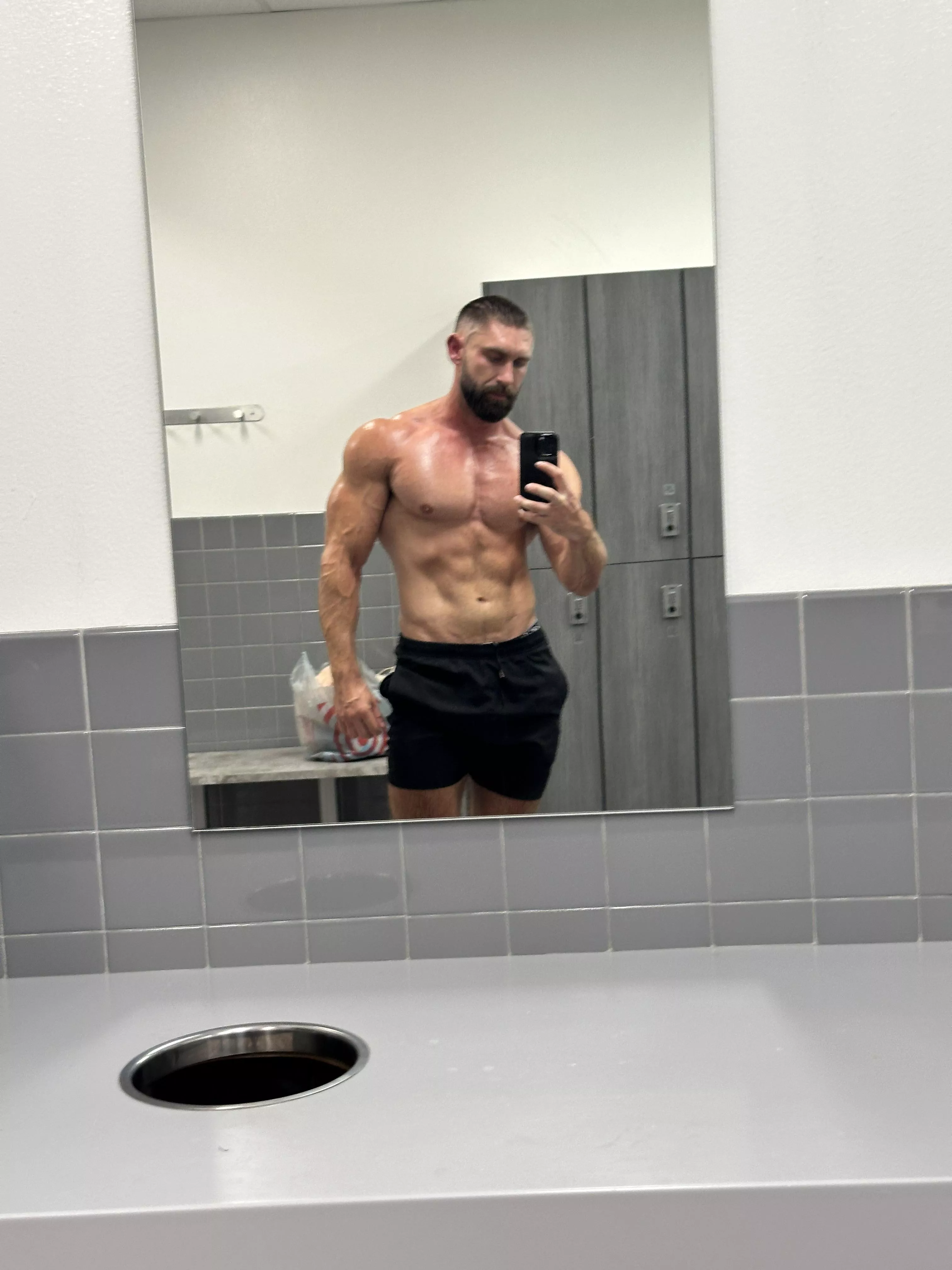 Meet me in the lockers  posted by onlygainzsteve