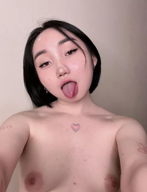 Natural tits caused a fountain of sperm by HorizenGirly