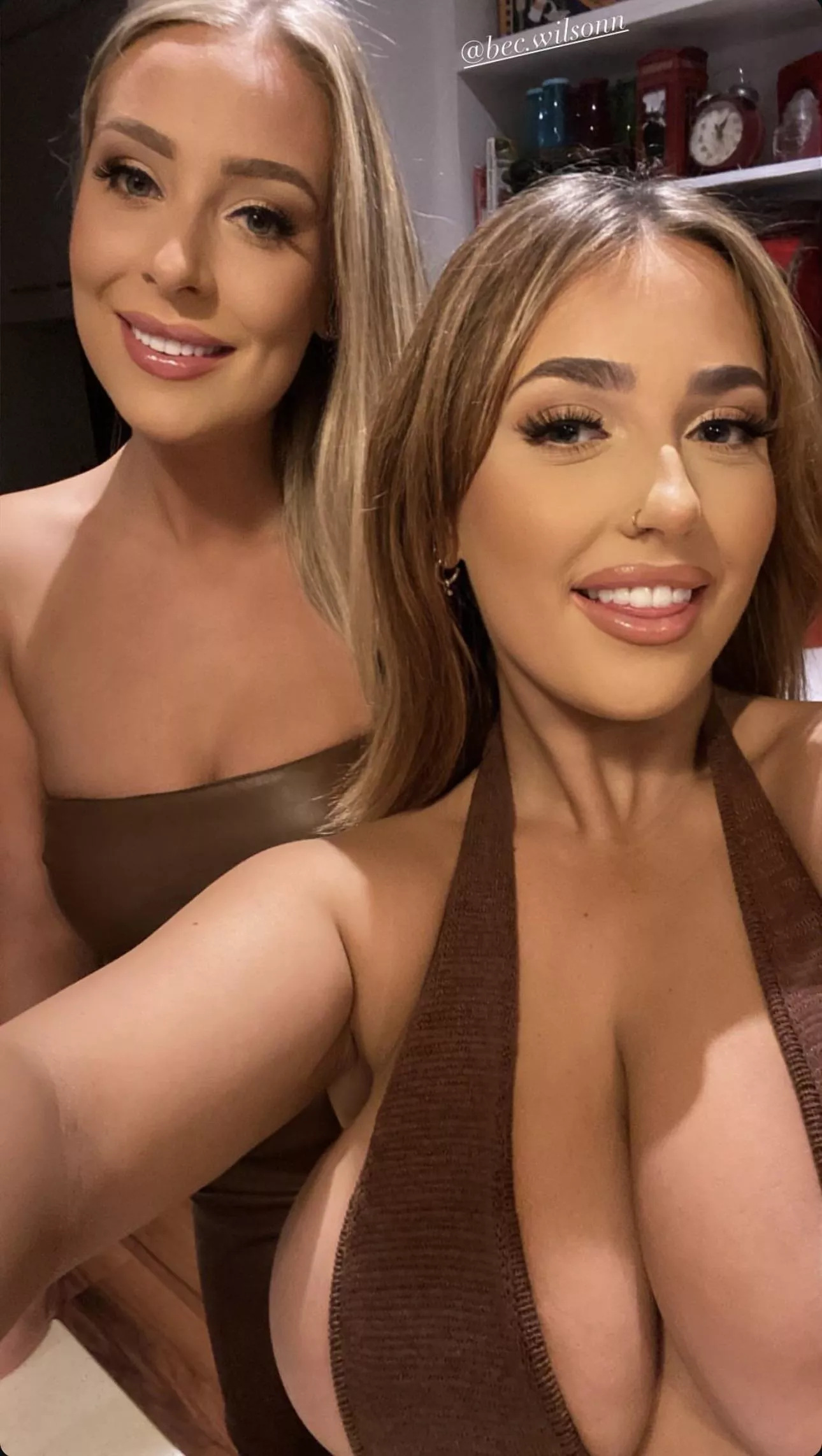 Shirt isn’t big enough posted by Isabella_Lauren_Cuck