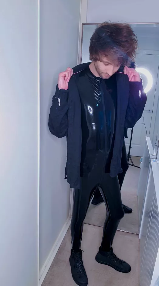 This fit the subreddit? 🤔 posted by Latex_Felix